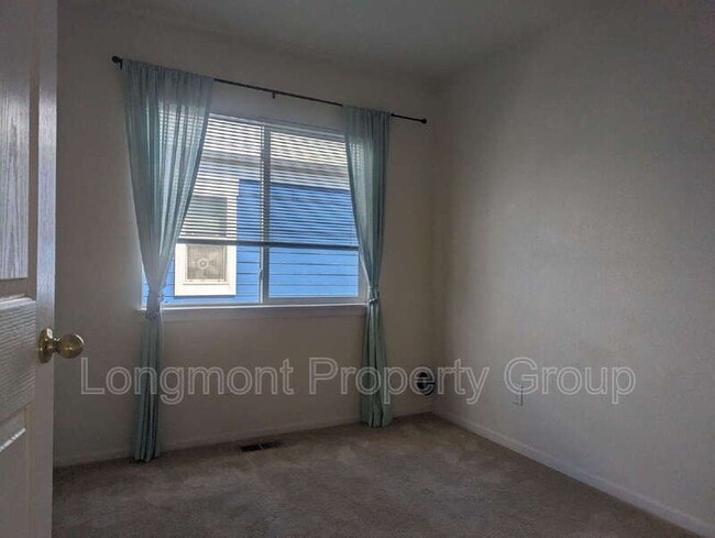 Building Photo - 746 Arrowwood Street