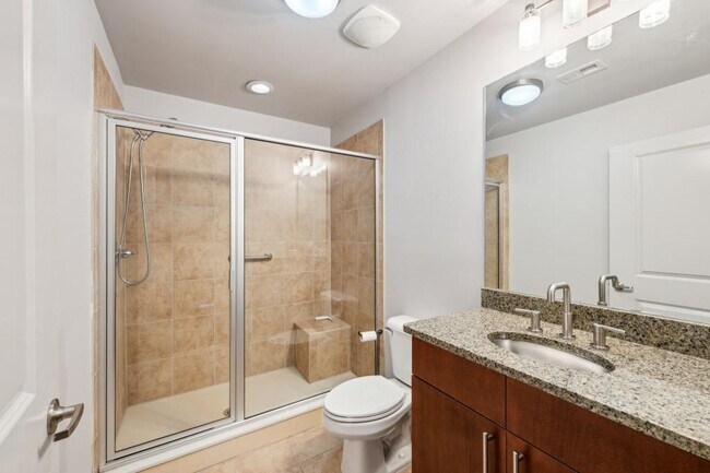 Building Photo - 1261 Caroline St NE