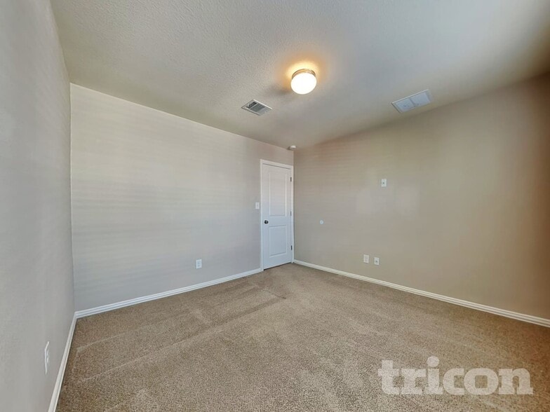 Building Photo - 127 Simon