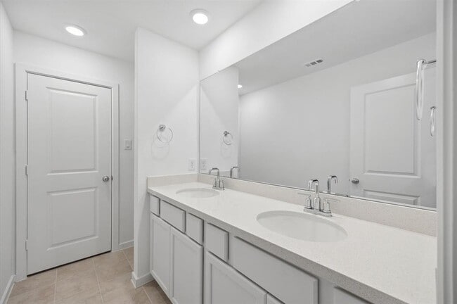 Building Photo - 9514 Du Sable Dr