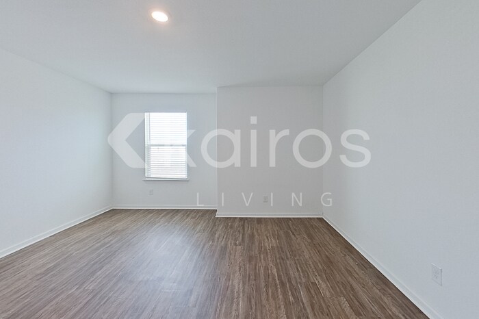 Building Photo - 946 Shady Brk