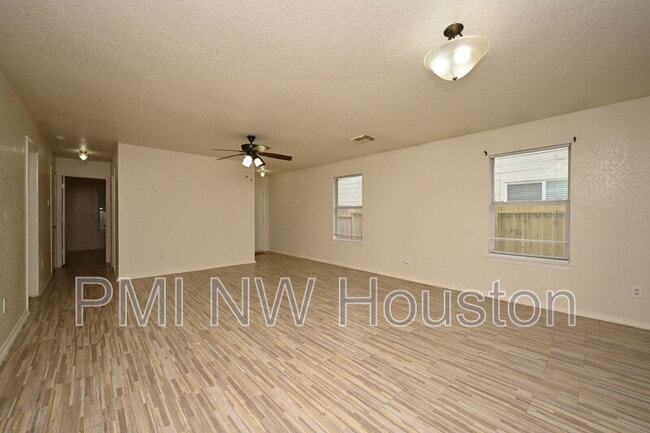 Building Photo - 12518 Sterlingstone Dr