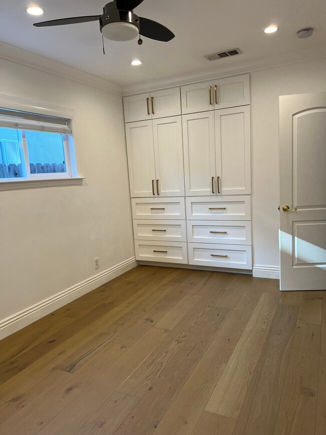 Building Photo - 1454 N Clybourn Ave