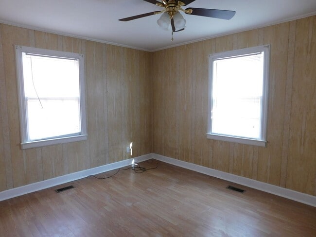Building Photo - 815 Haywood Pl