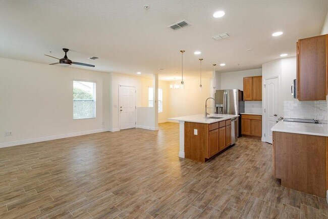 Building Photo - 3641 Seneca Club Loop