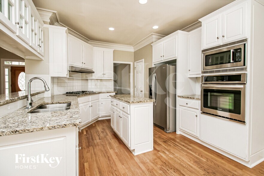 Building Photo - 4042 Brooks Mill Dr