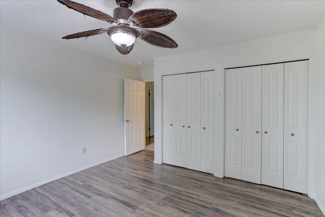 Building Photo - 2033 Gyros Cir
