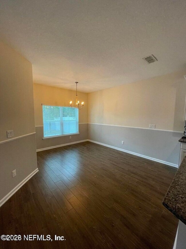 Building Photo - 81051 Leeside Ct