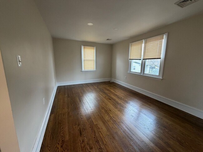 Building Photo - 3839 W Germantown Pike