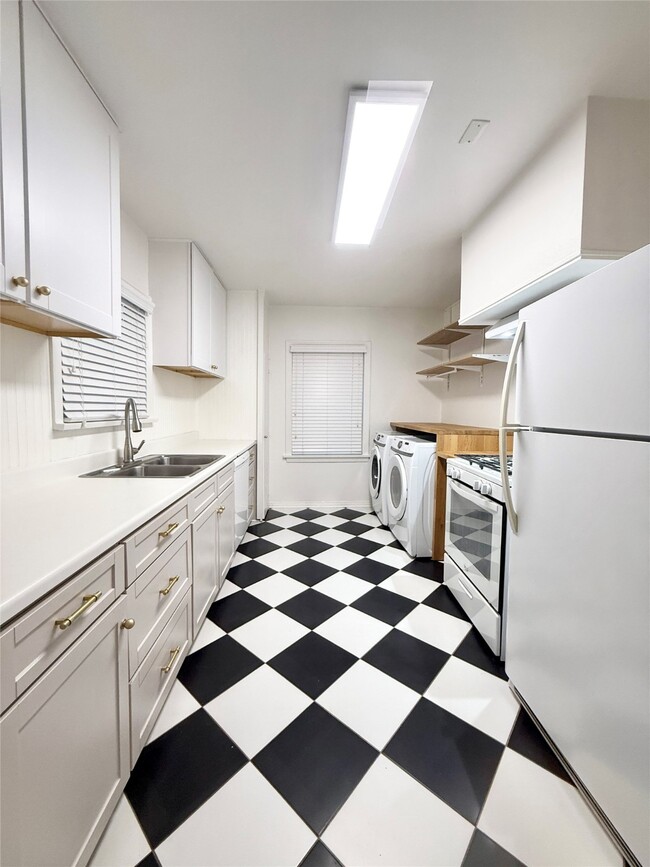 Building Photo - 4010 Yupon St