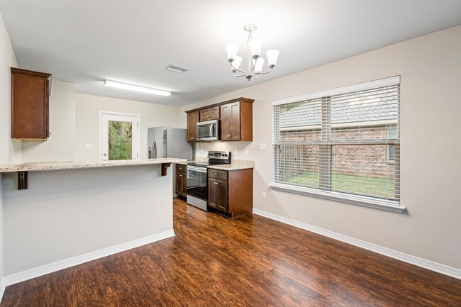 Building Photo - 3836 Chesterfield Ln