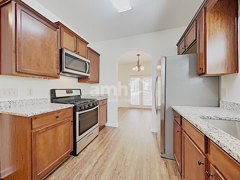 Building Photo - 406 Sheila Way