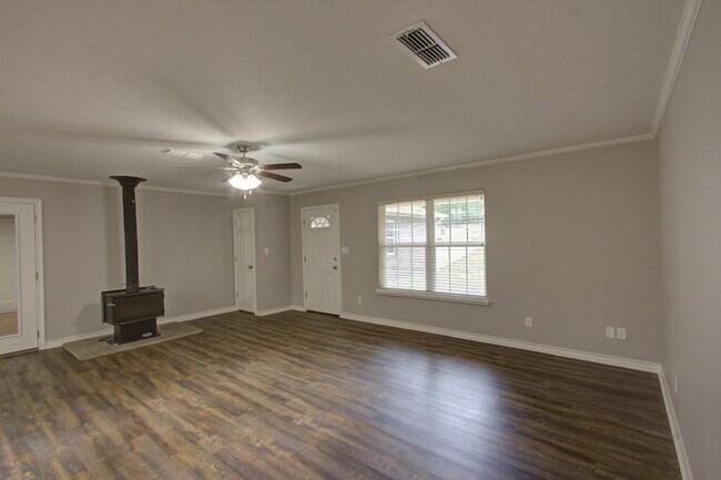 Building Photo - 720 Tennessee Acres Dr