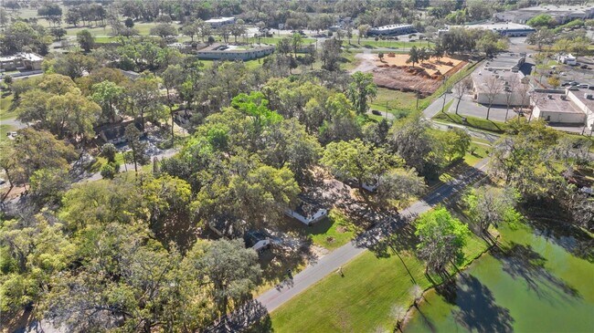 Building Photo - 403 NE 26th Ct