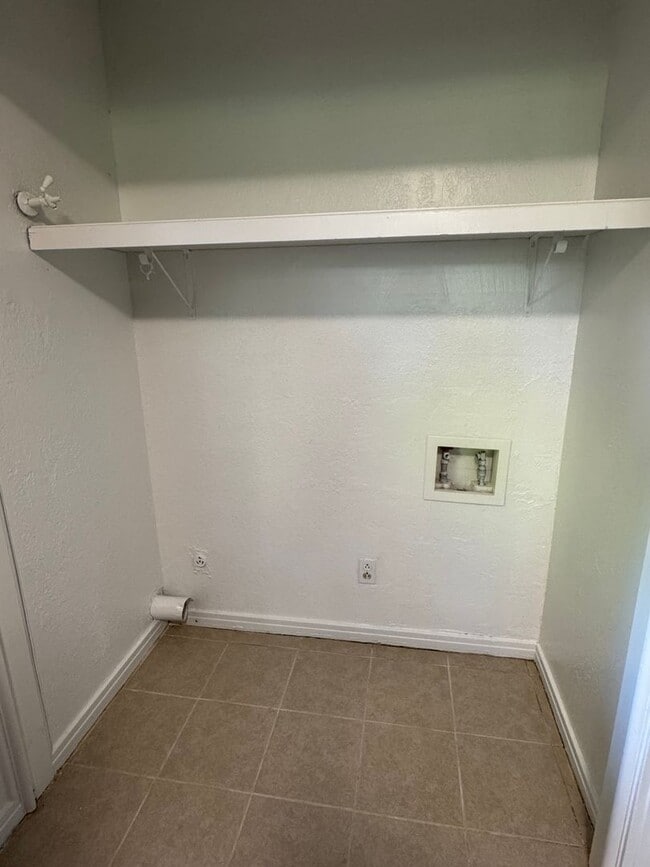 Building Photo - 3/1 in West Lampasas