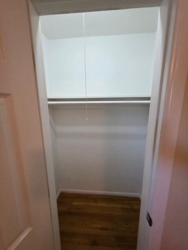 Building Photo - Beautiful 3-Bedroom, 3-Bath Home with Modern Comforts