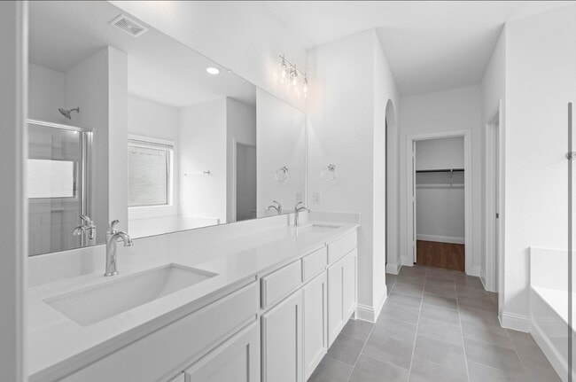 Building Photo - 2405 Peebles Ln