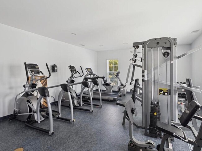 Building Photo - Townhome fresh paint and new carpet! Won't...