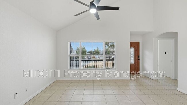 Building Photo - 1361 Bob White Dr