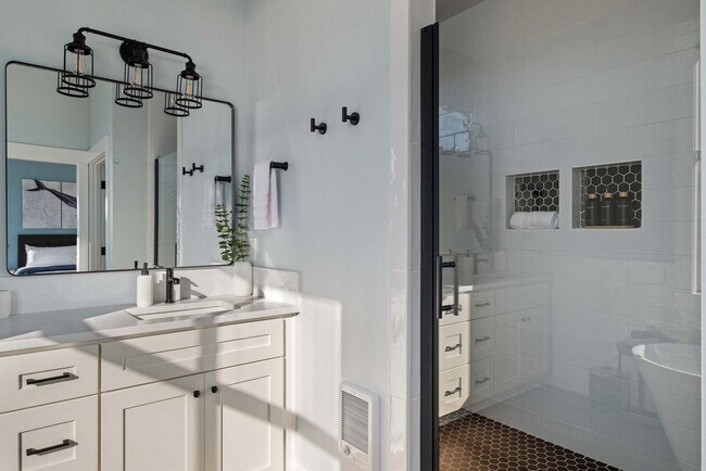 Building Photo - 1288 Cohasset Crest N