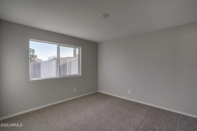 Building Photo - 4249 W Townley Ave