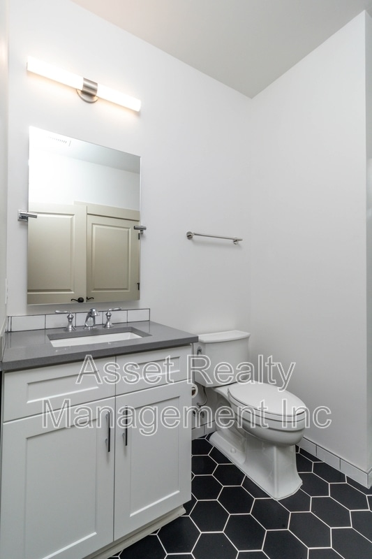 Building Photo - 1120 Franck St