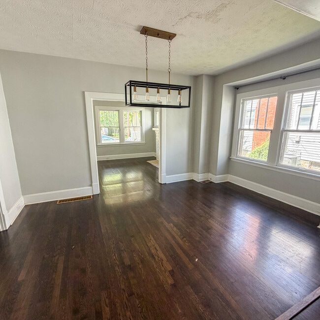 Building Photo - 136 Owsley Ave