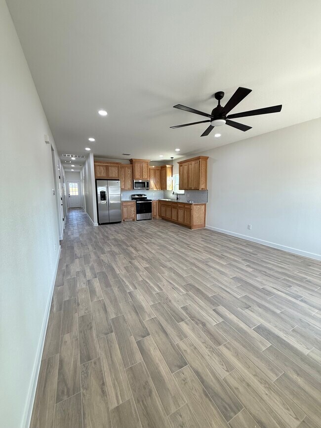 Building Photo - 382 Private Rd