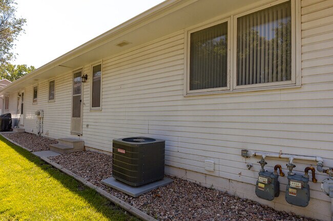 Building Photo - 2228 S. 9th-B