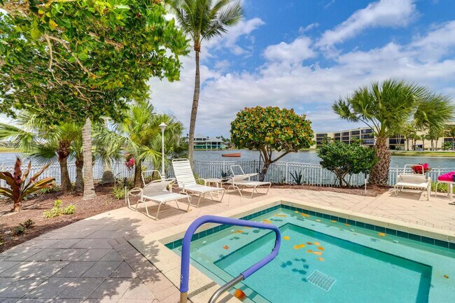 Building Photo - 5799 NE Island Cove Way