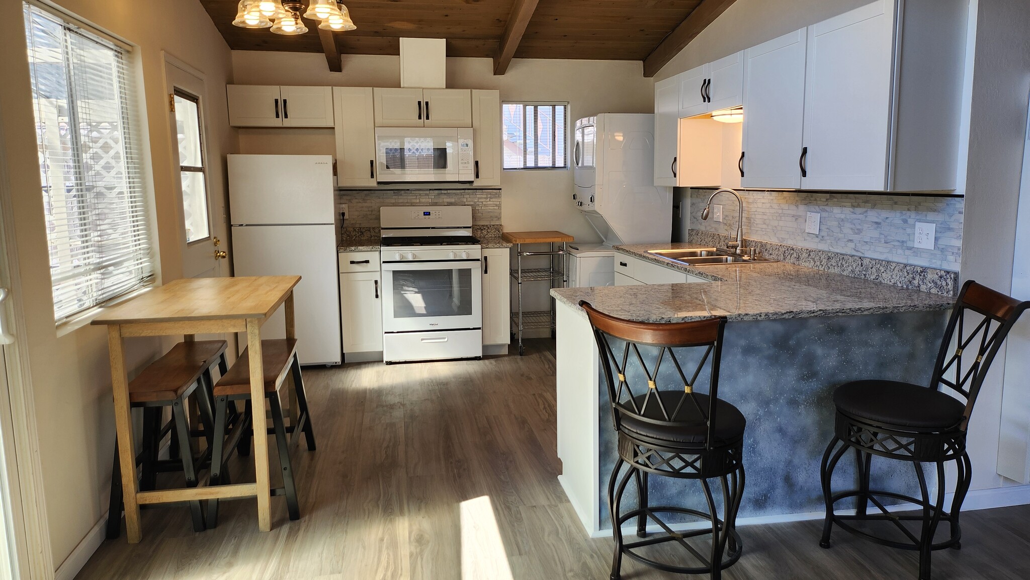 Building Photo - 650 E Foothill Blvd