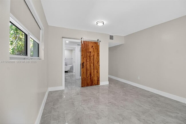 Building Photo - 6090 SW 63rd Ave