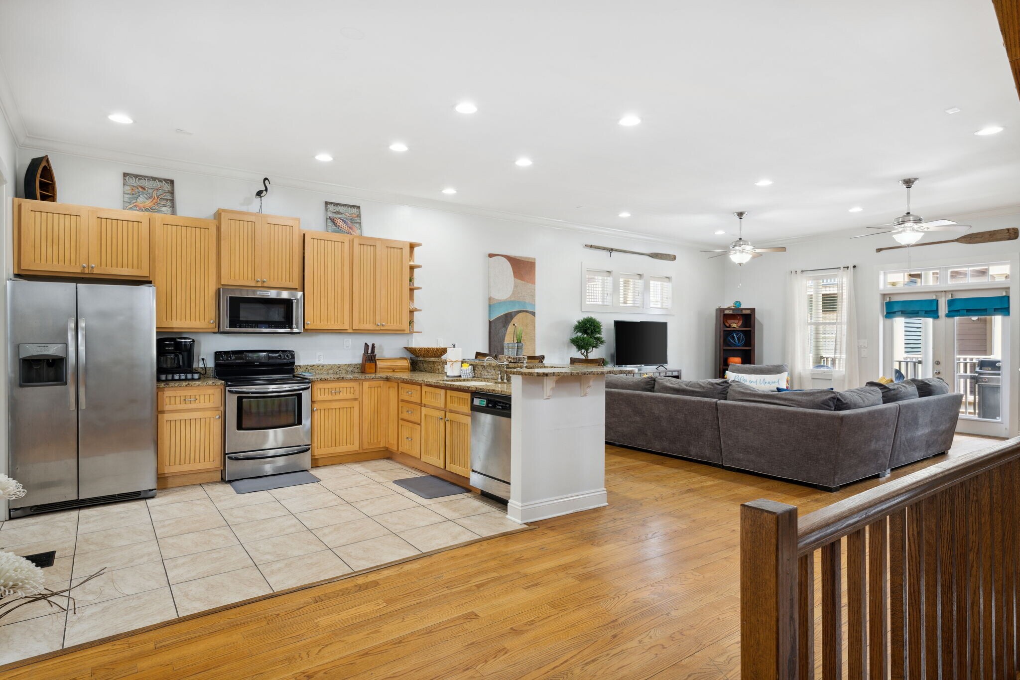 Building Photo - 6226 Thomas Dr