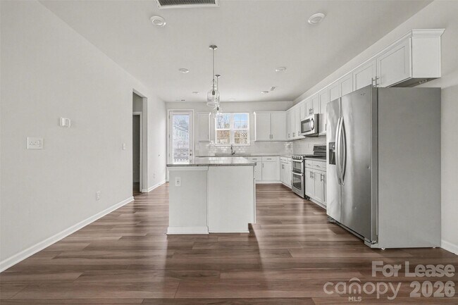 Building Photo - 10016 Hemingway Pl