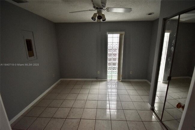 Building Photo - 15015 SW 52nd Ln