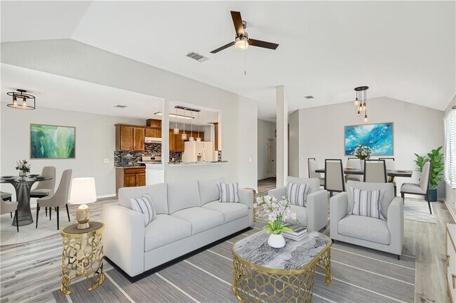 Primary Photo - 102 Evergreen Cir