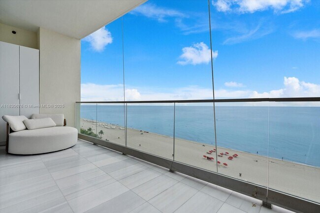 Building Photo - 17901 Collins Ave