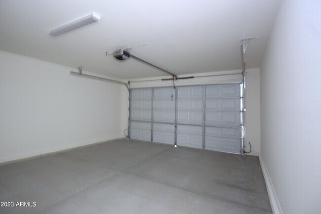 Building Photo - 1126 E Westwood Dr
