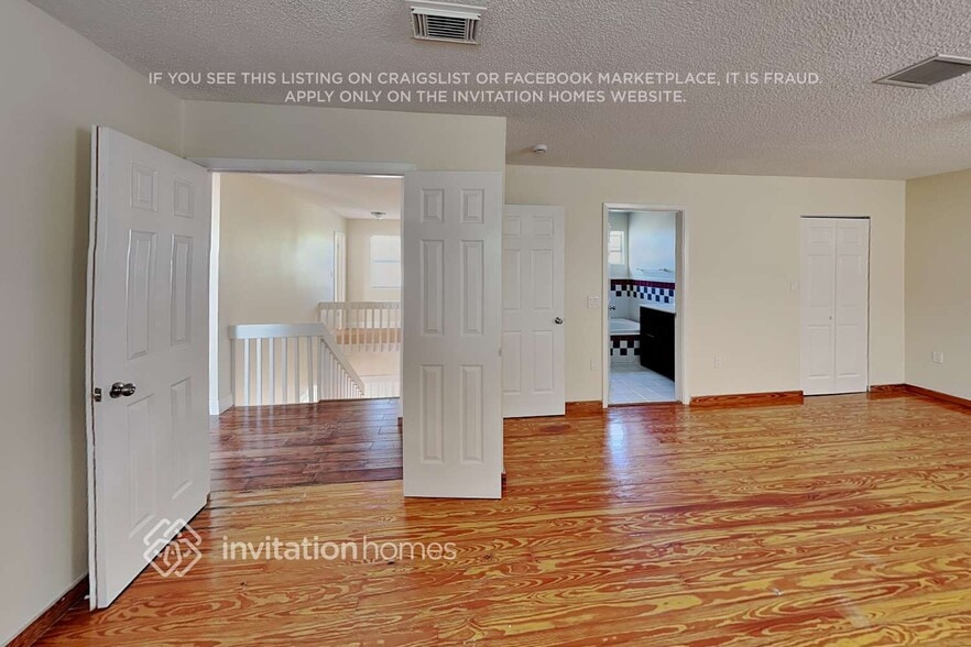 Building Photo - 9853 SW 221st St Rd