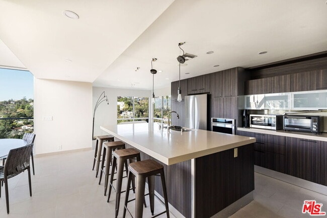 Building Photo - 5636 Tuxedo Terrace