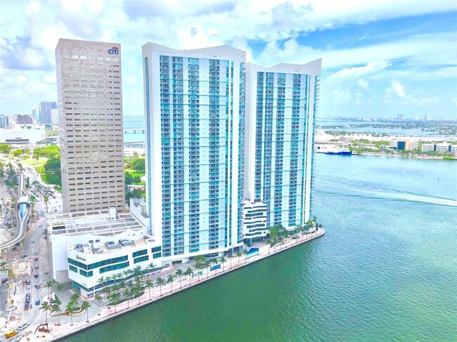 Building Photo - 901 Brickell Key Blvd