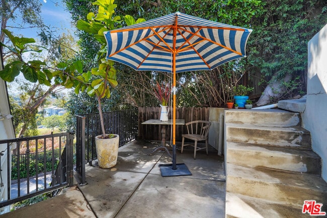 Building Photo - 3531 Wonder View Dr