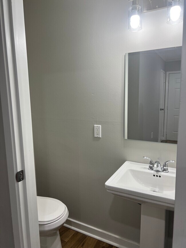 Building Photo - 11752 Sewanee Dr