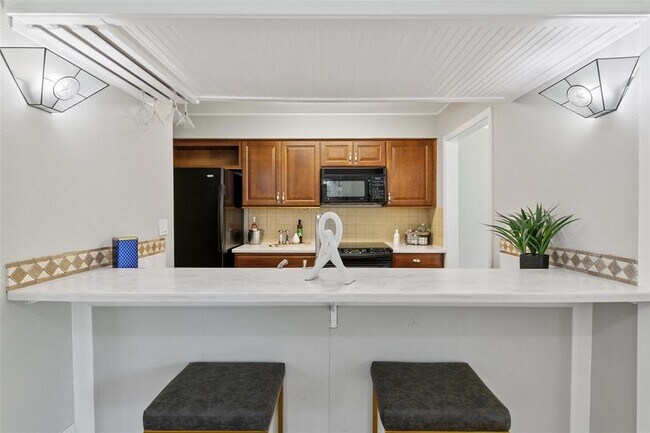Building Photo - 100 Lido Cir