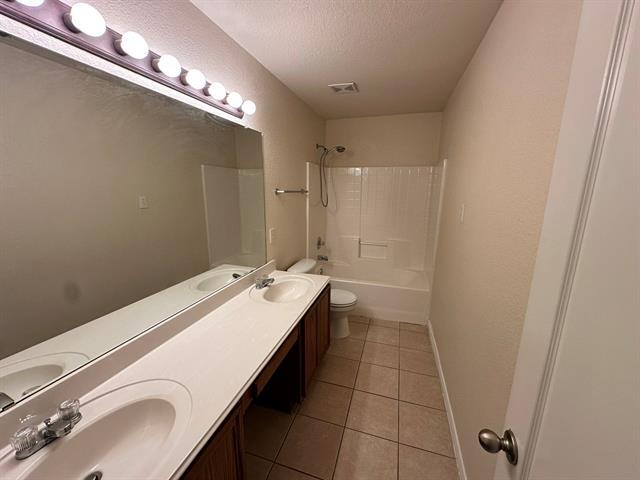 Building Photo - 13121 Evergreen Dr