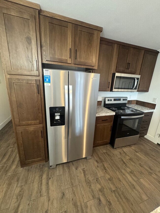 Building Photo - 632/634 Edna Lane