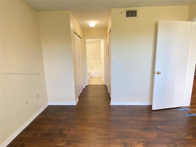 Building Photo - 4175 N Haverhill Rd