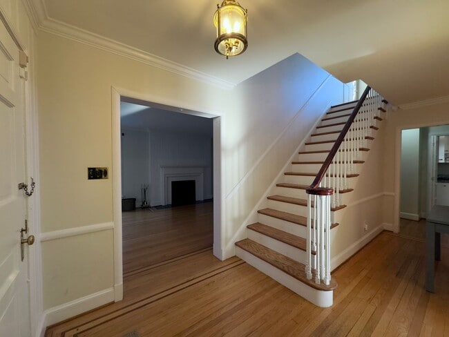 Building Photo - Charming 4 Bedroom/3.5 Bathroom Detached Home in Homeland, MD!