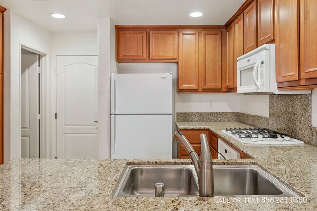 Building Photo - 17010 Calle Trevino