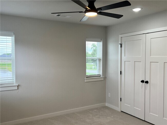 Building Photo - 502 Cosmos St
